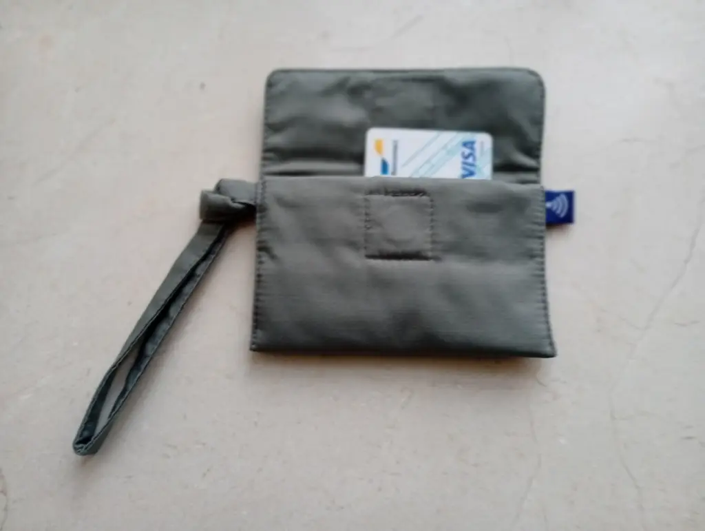 Pochette Anti-ondes "Faraday" Cartes Bancaires (Vert Sauge)